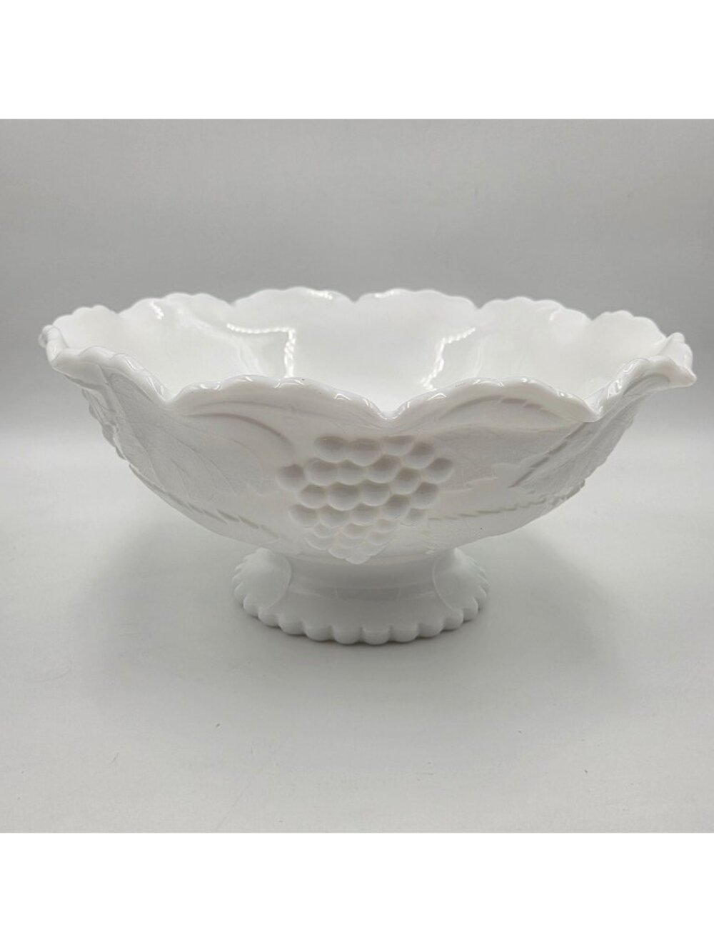Smith Glass Grapes & Leaves Milk Glass Footed Bowl Crimped Edge Vintage USA
